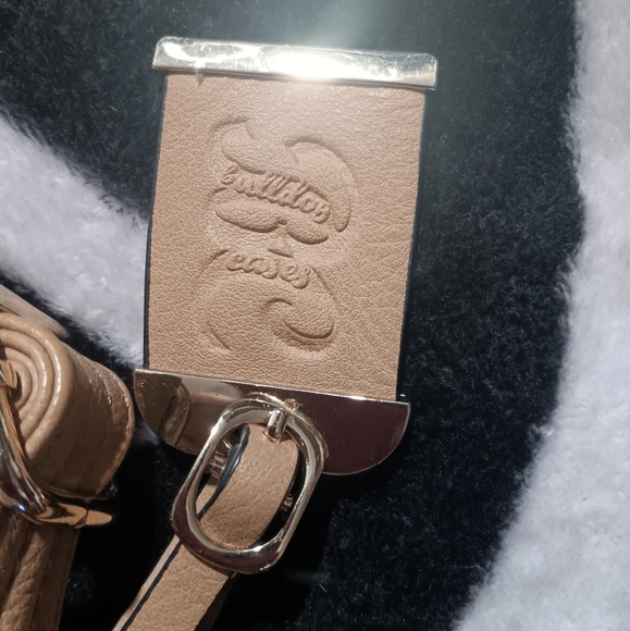 !!Bulldog Cases Crossbody Bag With Built In Holster NEW - Picture 2 of 8